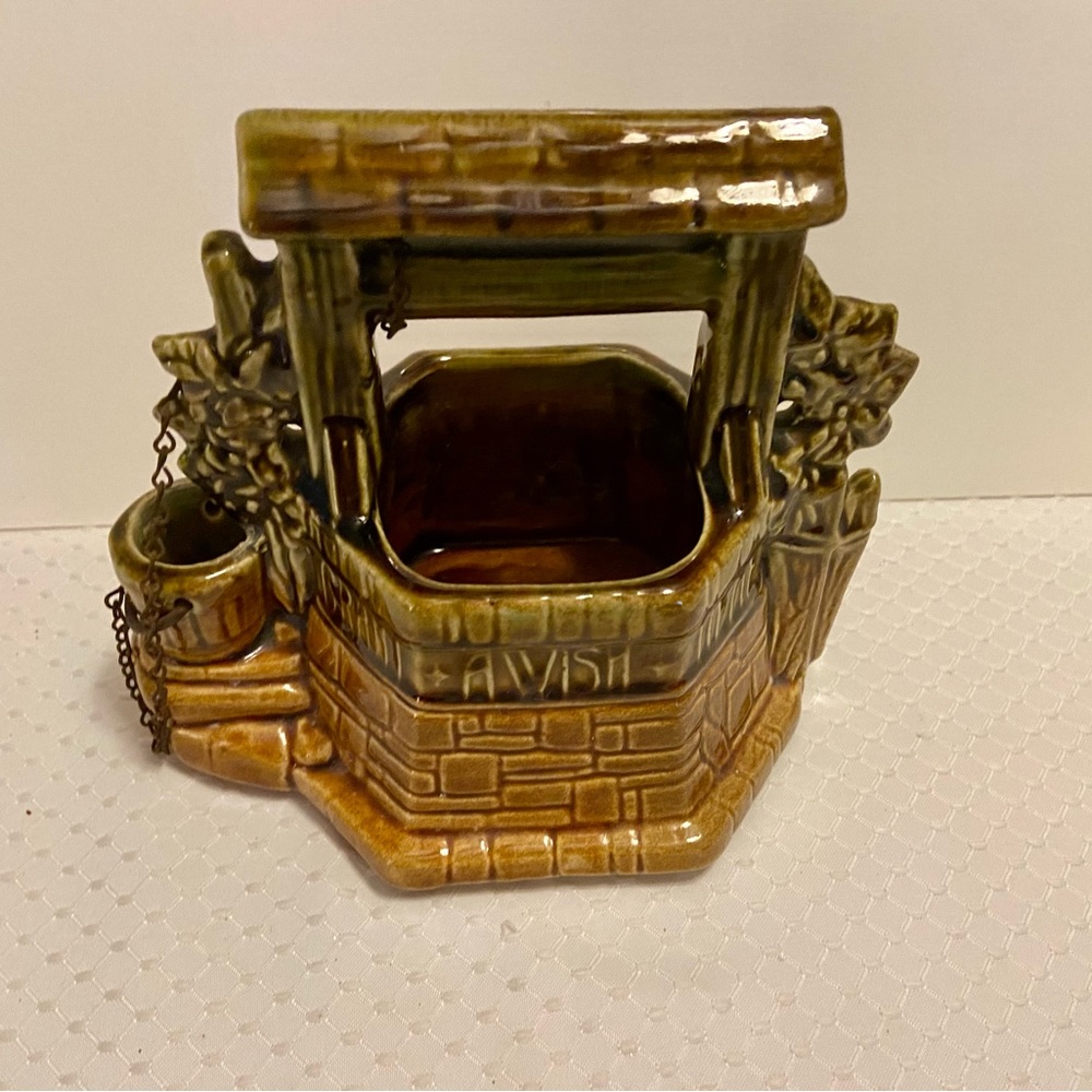 McCoy Ceramic Wishing Well, Excellent Condition. No chips, cracks